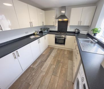 6 bedroom terraced house to rent - Photo 1