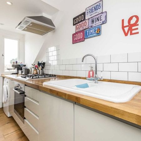 Conyers Road, SW16 6LR, London - Photo 3