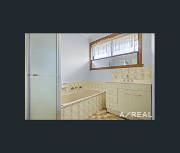 Welcome to 21 Strickland Avenue! - Photo 5