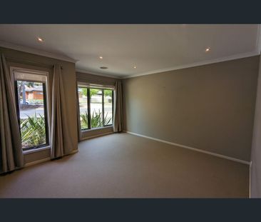 28 Victoria Cross Parade, Wodonga, Vic 3690 - Photo 3
