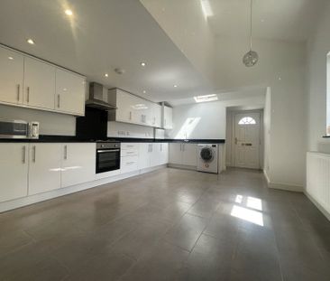 Church Street, Crowthorne, Berkshire, RG45 - Photo 1