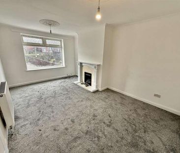 Curren Gardens, Gateshead, NE10 - Photo 1