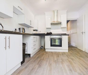 3 bedroom apartment to rent - Photo 6