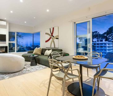 Executive Home with Harbour Views - Photo 1