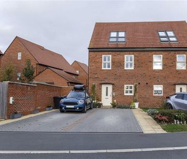 Stylish and contemporary three bedroom, two bathroom property in th... - Photo 4