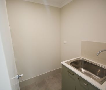 Brand New Three Bedroom Dual Living Property! - Photo 5