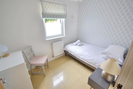 3 bedroom detached bungalow to rent - Photo 5