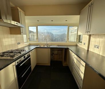 3 bedroom semi-detached house to rent - Photo 6