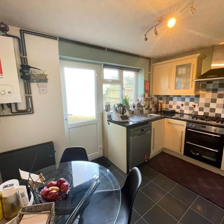 2 bedroom semi-detached house to rent - Photo 1