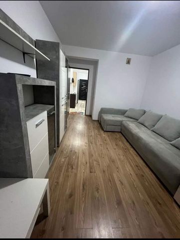 Garsoniera bine compartimentata cu balcon inchis, centrala termica - Fotografie 2