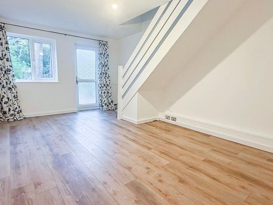 Creekmoor, Poole - Photo 1