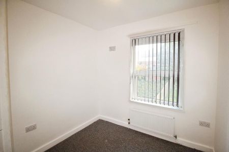 2 bedroom semi-detached house to rent - Photo 3