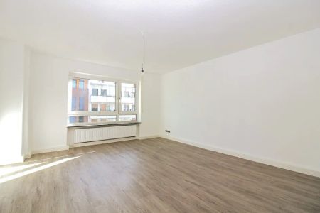 Lichtdurchflutete und schön geschnittene 2-ZKB Wohnung im Zentrum Ludwigshafens - Foto 2