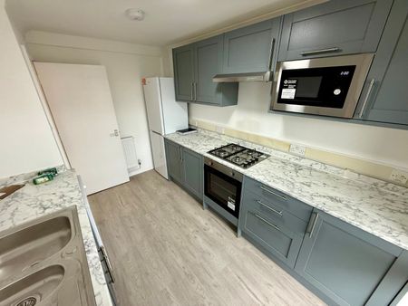 2 bedroom apartment to rent - Photo 5