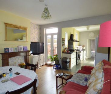 3 bedroom semi-detached house to rent - Photo 6