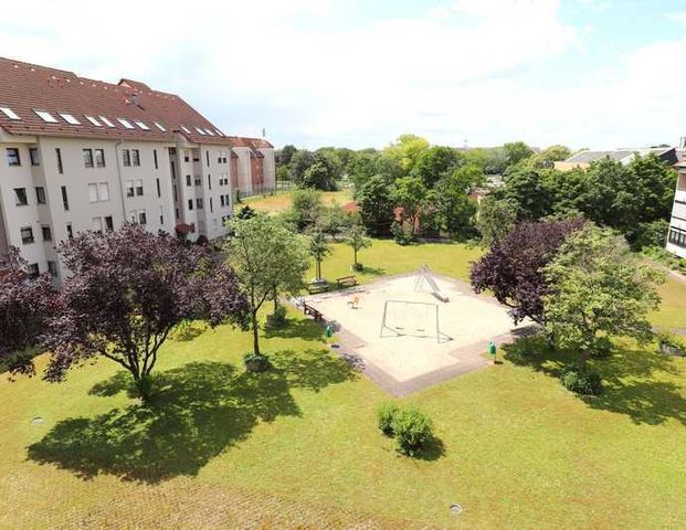 Wohnen mit Weitblick - Gemütliche 2-ZKB-Wohnung mit Dachterrasse & TG-Stellplatz in Mannheim-Schönau - Foto 1