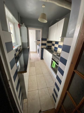 4 Bed End Terrace, Zion Road, CR7 - Photo 4