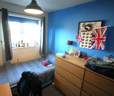 Terraced House to rent on - Photo 2