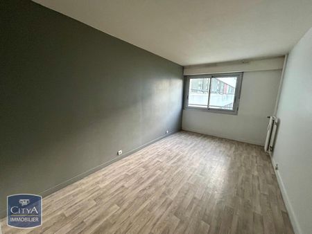 Location Appartement 4 pièces 106m² LILLE 59000 - Photo 2