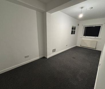 5 bedroom flat to rent - Photo 2