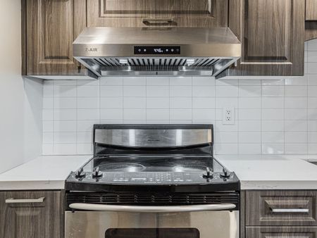 For Lease - 72B Dunning Avenue, Aurora, Ontario - Photo 5