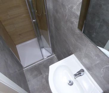 5 bedroom end of terrace house to rent - Photo 3