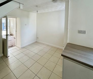 High Street, Caeharris, MERTHYR TYDFIL - Photo 3