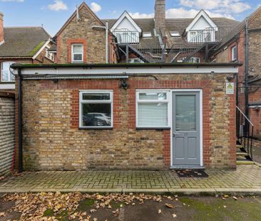 1 bedroom ground floor flat to rent - Photo 4