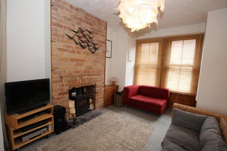 2 bedroom terraced house to rent - Photo 3