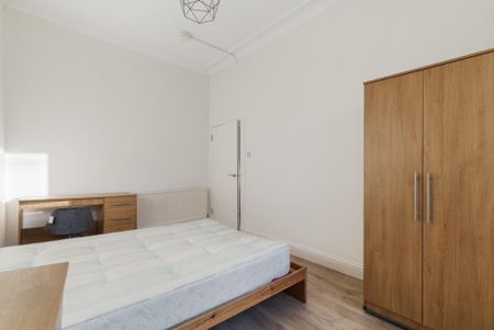 4 bedroom flat to rent - Photo 4