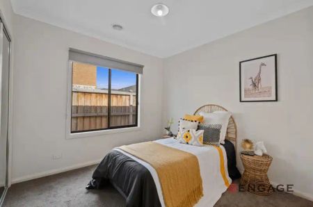 “Modern Family Home in a Prime Location !” - Photo 2