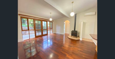 Charming Character Home in Prime Inglewood Location - Photo 5