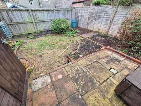 South Street, Crewkerne, TA18 - Photo 4