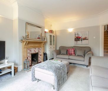4 bedroom semi-detached house to rent - Photo 3