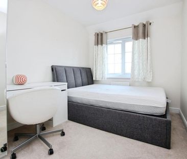 4 bedroom terraced house to rent - Photo 5