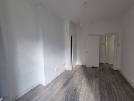 2 Bed Flat, Bewick Street, SW8 - Photo 4