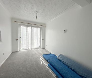 Semi Detached House - Photo 1