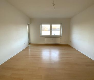 Willkommen Zuhause: 4-Zimmer-Wohnung mit Balkon frei! - Foto 2
