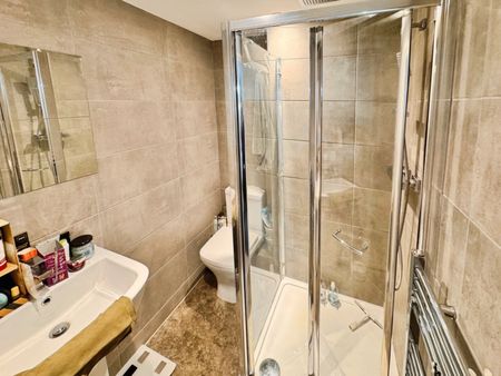 London Road, Southend-On-Sea - Photo 5