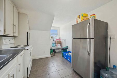 For Lease - 68 Highland Road Unit# Upper, Kitchener, Ontario - Photo 3