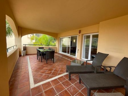 Luxury Apartment for rent in Marbella Del Este, Spain - Photo 4