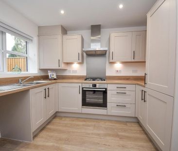2 bedroom end of terrace house to rent - Photo 5