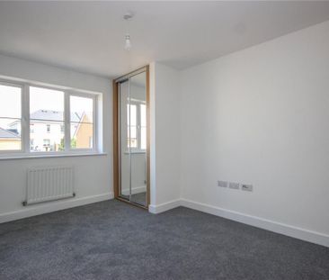 4 bedroom end of terrace house to rent - Photo 3