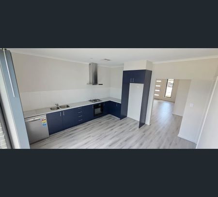 28 Beatty Ave, Hillcrest, SA 5086 - Photo 2
