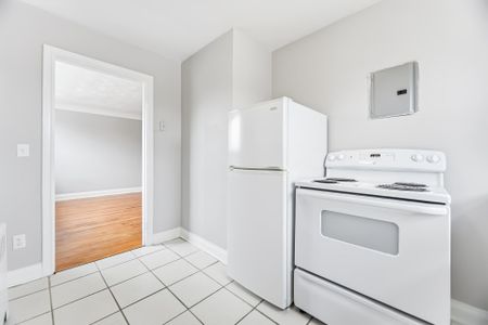 For Lease - 1037 Churchill Avenue Unit# 7, Oakville, Ontario - Photo 2