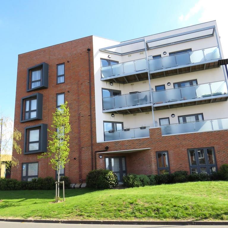 2 bedroom flat to rent - Photo 1