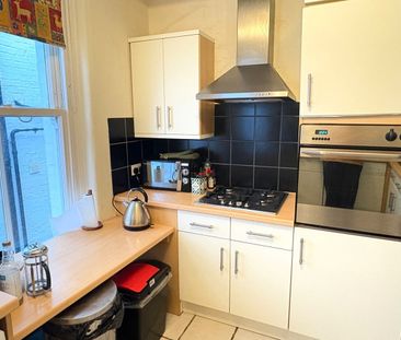 Room in a Shared Flat, Kenilworth Court, SW15 - Photo 6