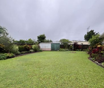 3-Bedroom Gardener's Dream - Photo 4