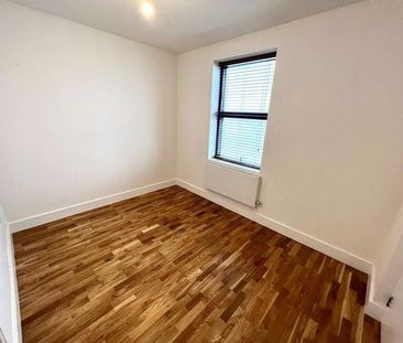 2 bedroom end of terrace house to rent - Photo 2