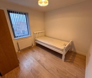 Apt 24, 9 Brown Square, BT13, Belfast - Photo 2